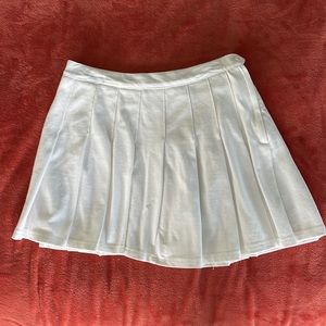 Urban Outfitters Off White Pleated Mini Skirt Size Small